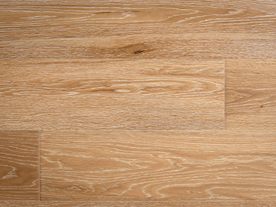 Parquet in rovere spazzolato o gres porcellanato