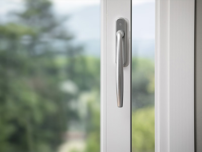 Serramenti over-size in PVC con ponte termico e vetri basso emissivi